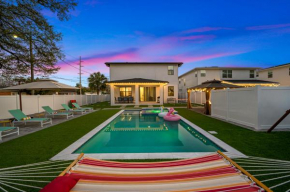 Luxury Modern Villa w Pool Jacuzzi Amenities